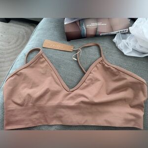 SKIMS Soft Smoothing Seamless Bralette Sienna Size M Medium NWT New with tags